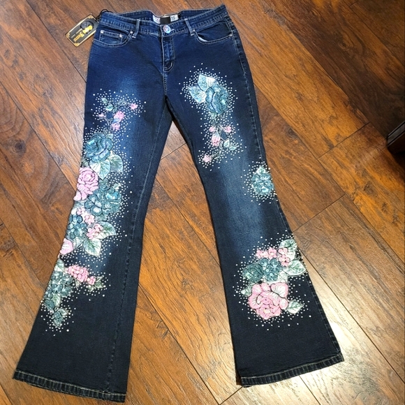 GAZOZ Denim - NWT- GAZOZ Embroidered Jeans